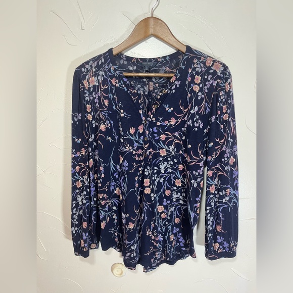 Lucky Brand Floral Printed Henley Top Size Medium - Picture 4 of 10